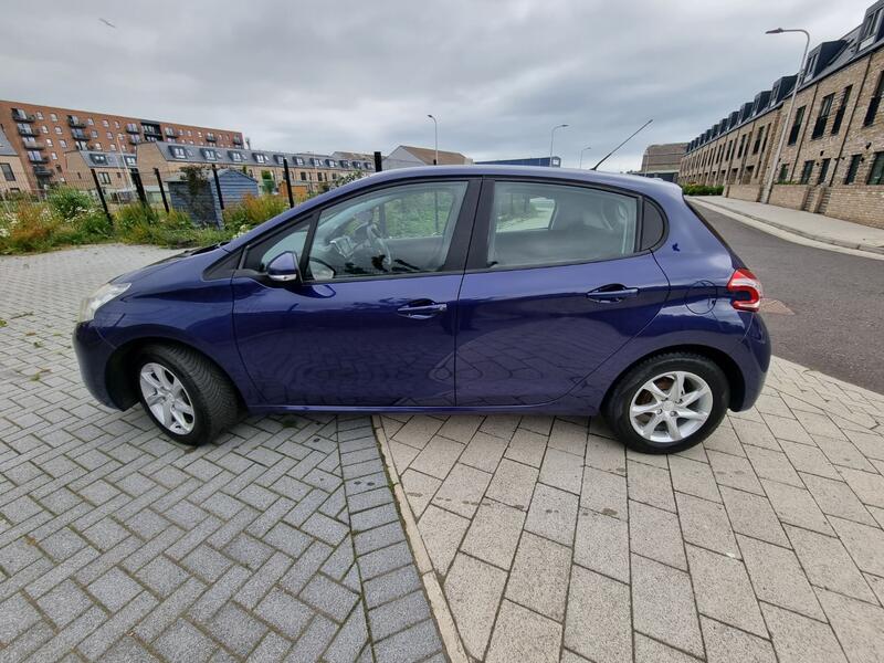 PEUGEOT 208 1.2 VTi Active